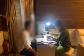 Phát hiện 2 nữ nhân viên hoạt động 'kích dục' trong cơ sở massage