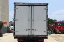 Ngồi trong xe tải đông lạnh, 8 người chết ngạt 