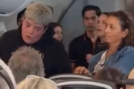 Video khách quậy kinh hoàng trên máy bay buộc cơ trưởng phải hạ cách khẩn 