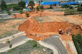 Ai là chủ dự án làm bùn cát tràn xuống khu dân cư ở Mũi Né?