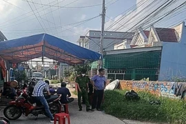 Đang chở xác đi hỏa táng, công an yêu cầu mở nắp quan tài khám nghiệm tử thi 