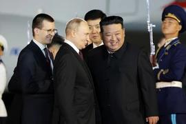 Clip ông Kim Jong-un đón Tổng thống Putin lúc 3h sáng tại sân bay 