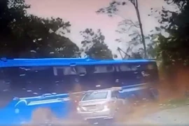 Video khoảnh khắc sạt lở đất nghiêm trọng vùi lấp nhiều người tại Hà Giang