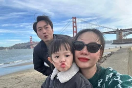 Ái nữ nhà Cường Đôla mới hơn 2 tuổi đã sang Mỹ 'du học'