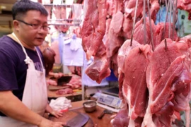 Giá heo hơi hôm nay: Thức ăn chăn nuôi dự báo tăng, còn giá heo hơi giảm mạnh