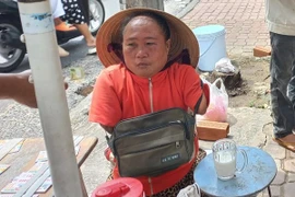 Thương cảm người phụ nữ không tay chân bị lừa tráo 840 tờ vé số