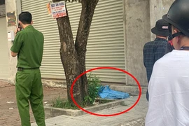 Thi thể cô gái trong bao tải bên vệ đường ở Hải Phòng