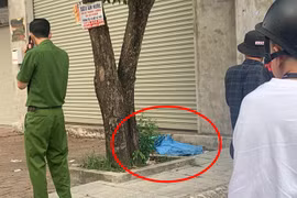 Thi thể cô gái trong bao tải bên vệ đường ở Hải Phòng