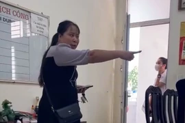 Nữ cán bộ Sở thách thức cán bộ phường 'không thích tiền thì chúng mày thích gì?' 