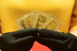 Giá vàng hôm nay: Bất ngờ giảm mạnh