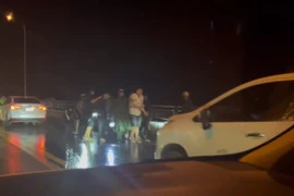 Chặn cầu bắt 30 thanh niên ở miền Tây mang súng đi giải quyết mâu thuẫn