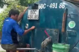 Đồng Nai: Làm rõ hành vi xe bồn nghi xả thải ra đường phố