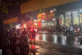 Hải Dương: Truy bắt 2 tên cướp tiệm vàng, gây thương tích cho con chủ tiệm