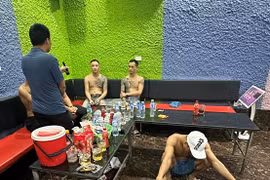 Khởi tố 2 đối tượng tổ chức sử dụng ma túy tại karaoke Thúy Đàn