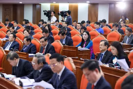 Trung ương thảo luận Báo cáo kiểm điểm của các Ủy viên Bộ Chính trị, Ban Bí thư