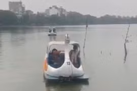 Hải Dương: Lật thuyền đạp vịt hồ Bạch Đằng, một cháu bé tử vong