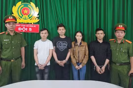 Chủ nhà hàng nói “ăn cơm, ăn cháo”, tiếp viên nữ được phép bán dâm!?