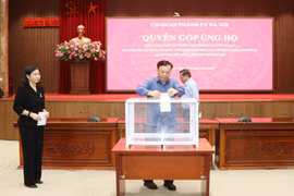 Bí thư Thành ủy Hà Nội quyên góp ủng hộ các nạn nhân vụ cháy chung cư mini