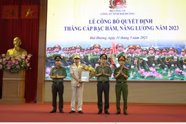 GĐ Công an tỉnh Hải Dương cùng hơn 1000 cán bộ được thăng cấp bậc hàm