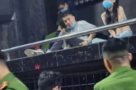 Bắt quả tang DJ Thái Hoàng tàng trữ ma túy tại Ruby Club 18