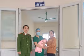 Hải Dương: Bé trai sơ sinh bị bỏ rơi tại điếm canh đê xã Tuấn Việt