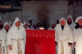 Tại sao người ta phải đốt quần áo của người đã chết?