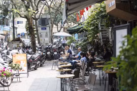 Lấn chiếm vỉa hè để vật liệu xây dựng, kinh doanh bị phạt thế nào?