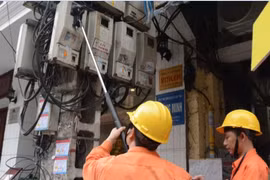 EVN Hà Nội đổi lịch chốt số điện, người tiêu dùng thiệt hại hay lợi?