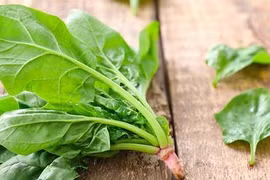 Rau chân vịt cực bổ dưỡng, nhưng ăn sai cách lại rất hại