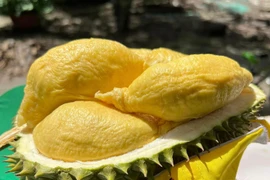 Măng tây giá rẻ bất ngờ, sầu riêng bị 'thổi giá' cao ngất