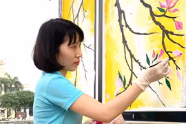 Hải Dương: Các đoàn viên "thay áo" nhà vệ sinh phố đi bộ Bạch Đằng 