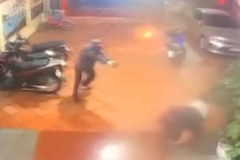 Tên cướp tiệm vàng ở Hải Dương nổ súng bắn vào trưởng công an xã