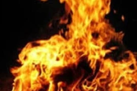 Quảng Ninh: Nam điều dưỡng tự thiêu trước cửa nhà người yêu