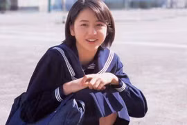 Ngỡ ngàng ngoại hình "nữ thần Nhật Bản", 34 tuổi trông như "bà thím"