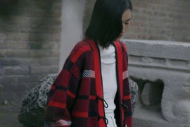 Trend mốt áo “bà già” hút giới trẻ như nào?