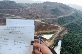 Đường Hoà Lạc – Hoà Bình “gánh” xe có dấu hiệu quá tải từ mỏ đá