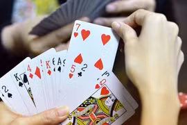 Chơi bài vui ngày Tết có vi phạm luật?