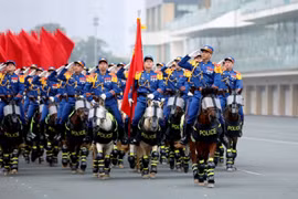 Mãn nhãn buổi trình diễn sức mạnh của Cảnh sát cơ động 