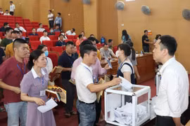 Vụ đấu giá đất ở Hà Nội: Bộ TN&MT yêu cầu điều chỉnh sát thực tế