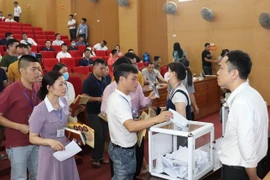 Vụ đấu giá đất ở Hà Nội: Bộ TN&MT yêu cầu điều chỉnh sát thực tế