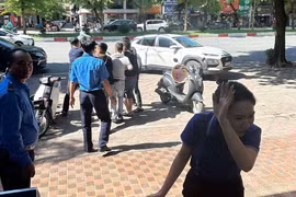 Hà Nội: Xôn xao nhóm thanh niên “bắt giữ” người trong MB Bank