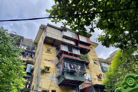 Làm gì để xóa “chuồng cọp” nhà tập thể?