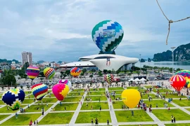 Mãn nhãn lễ hội khinh khí cầu ở Hạ Long dịp 2/9