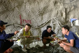 Dự án cao tốc Bắc - Nam vẫn hối hả làm xuyên Tết