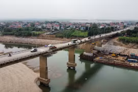 Rùng mình đi qua cầu Trung Hà nối Hà Nội - Phú Thọ