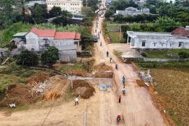 Cận cảnh đường trăm tỷ đội vốn, dân khốn khổ ngóng chờ ở Hòa Bình