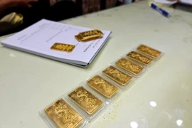 Bốn ngân hàng được trực tiếp bán vàng miếng để bình ổn giá vàng 