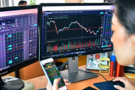 Chứng khoán ngày 20/8: Nên rót tiền vào cổ phiếu nào?