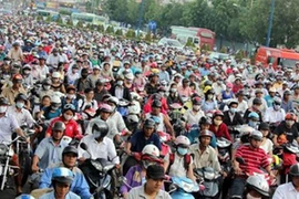 Chủ tịch HĐND Hà Nội ủng hộ bỏ phí đường bộ xe máy