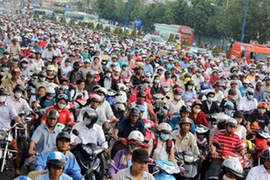 Chủ tịch HĐND Hà Nội ủng hộ bỏ phí đường bộ xe máy